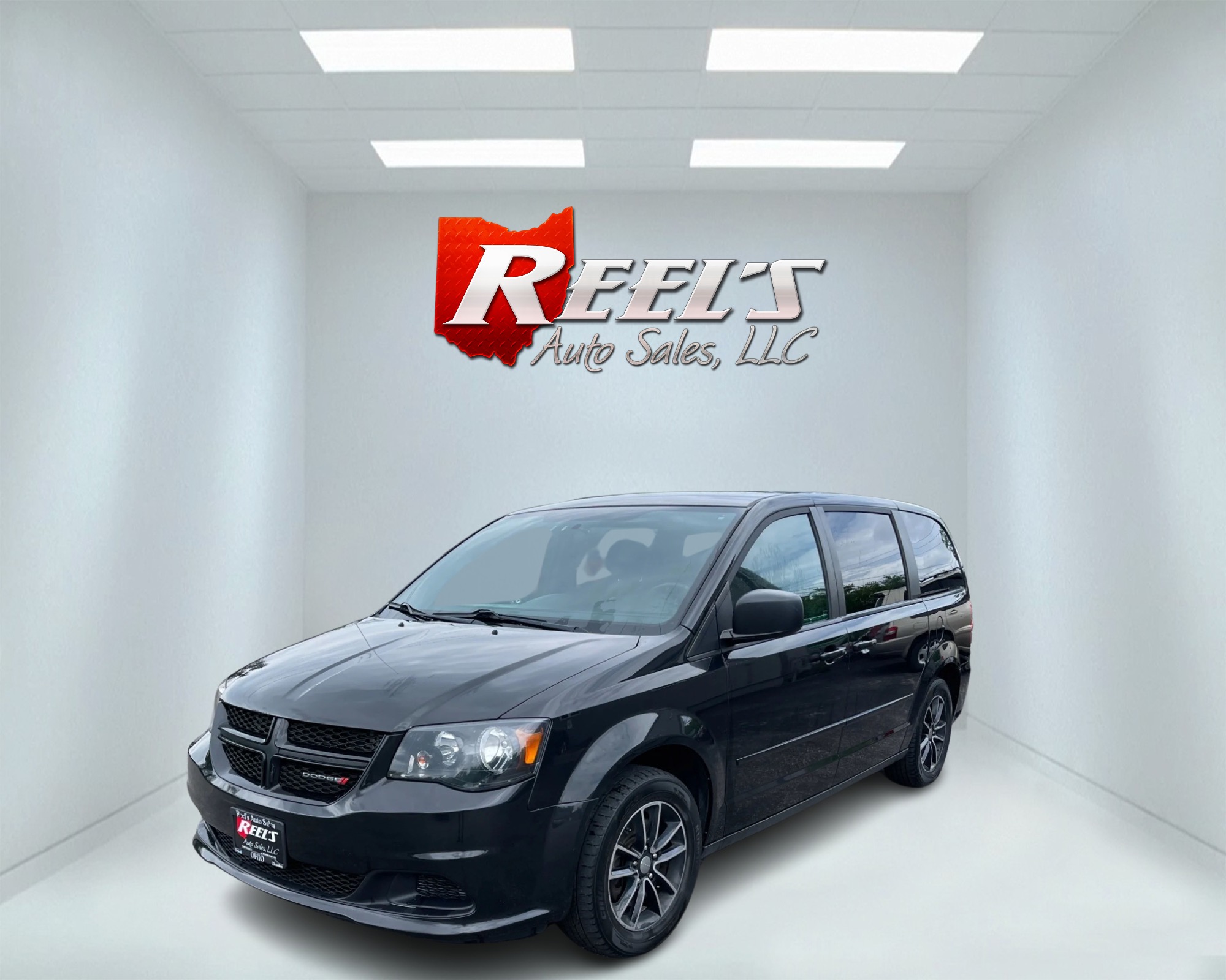 photo of 2015 Dodge Grand Caravan SE Blacktop